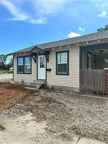 234 Apple St Photo 1