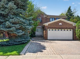 2069 Schoolmaster Cir, Oakville, ON L6M 3A1