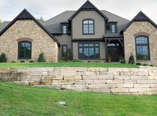 1730 Bobwhite Dr, Lawrence, KS 66047