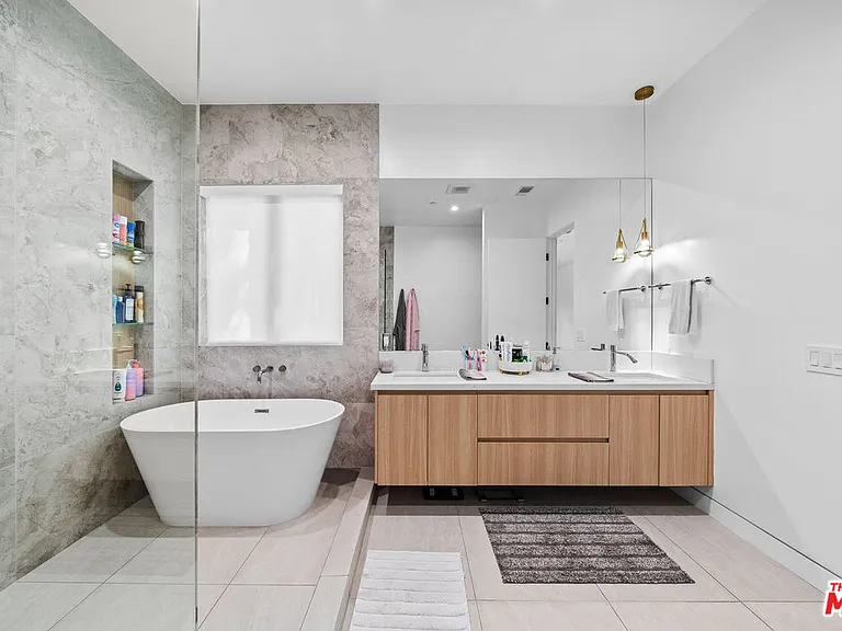 5826 Corbin Ave — Photo 21