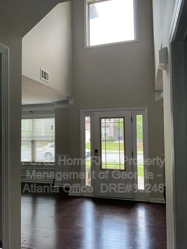 5 bed, 3.0 bath, 2974 sqft, $2,599 — Photo 3