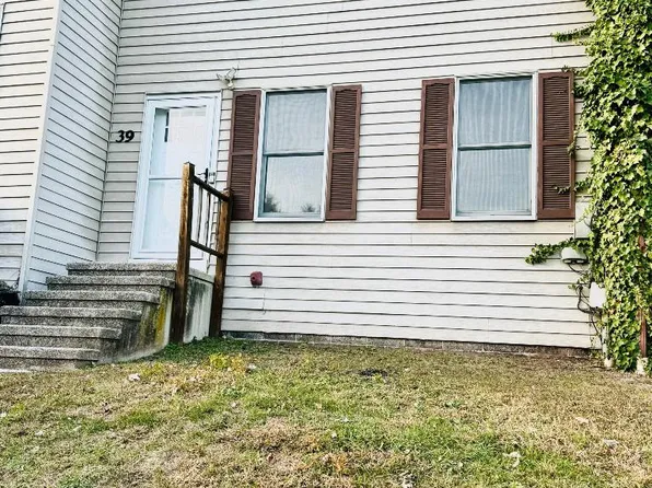 39 Mall Rd, Etters, PA 17319