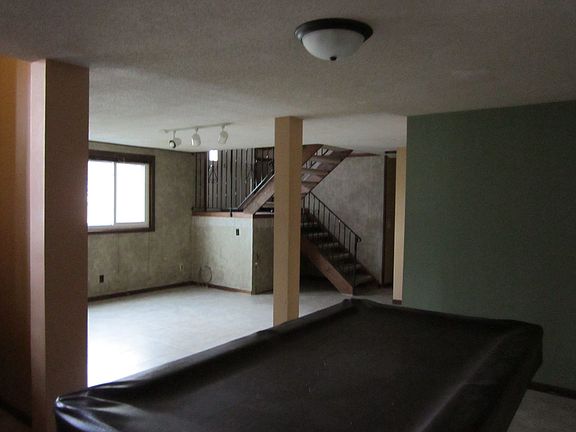 LL Family/Game Rm - view 1