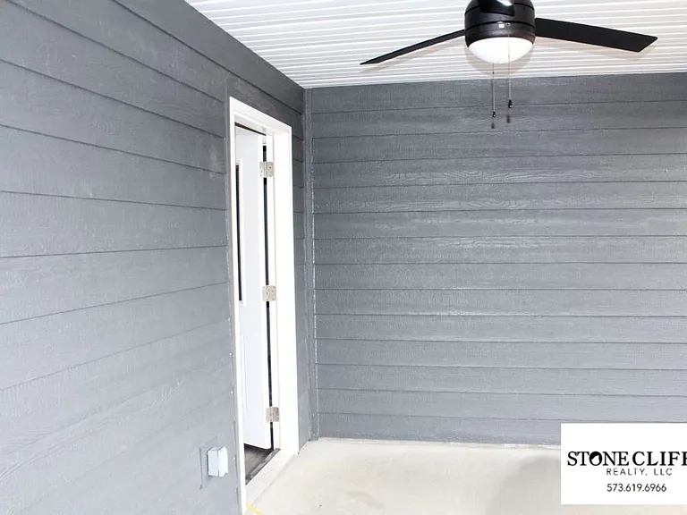 518 Kinleigh Dr — Photo 2