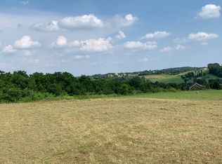 2915 Old Post Rd, Slatington, PA 18080