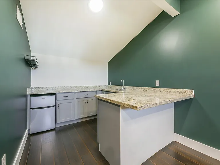 2422 Hadley St — Photo 44
