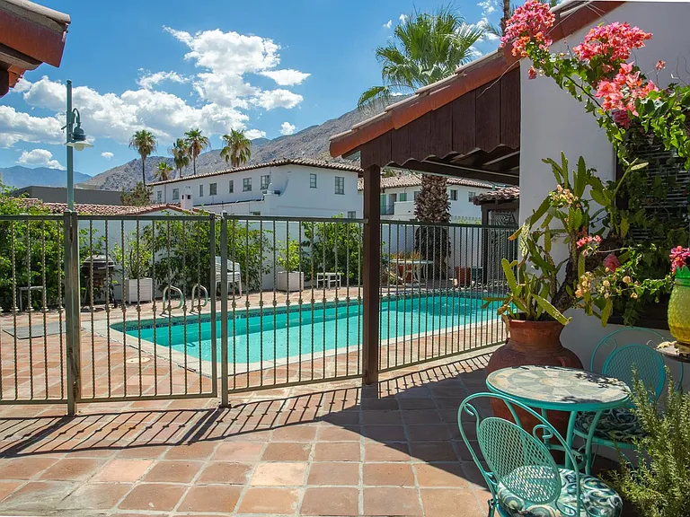 140 E. Tamarisk Road — Photo 19