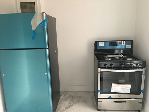 2nd image of 35 Kensington Ave APT D6