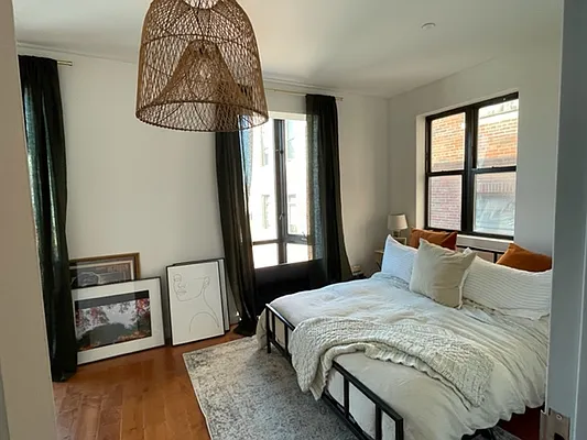 Rented by Nooklyn NYC LLC | media 21