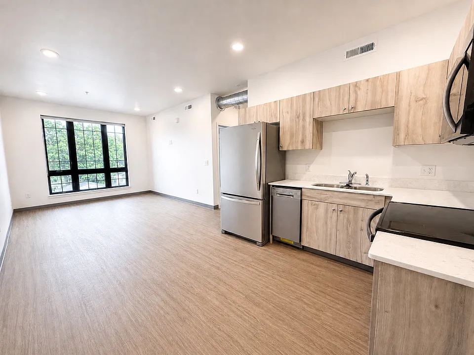 716 Main St #1A