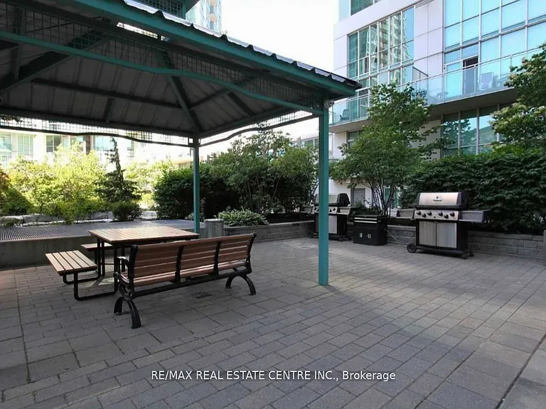 220 Burnhamthorpe Rd W #711 — Photo 35