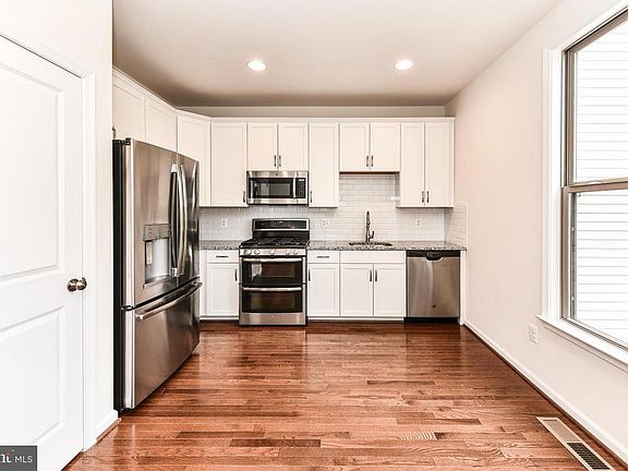 5th image of 42408 Dogwood Glen Sq