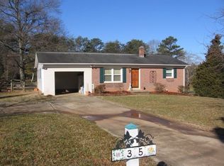 35 Honey Ln, Hickory, NC 28601