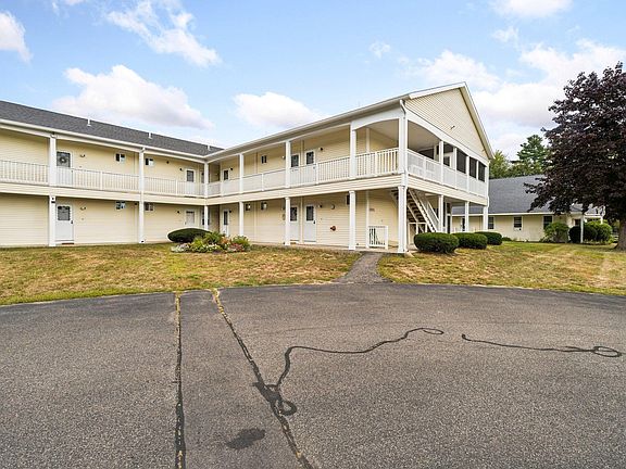 4th image of 1762 Post Road #105