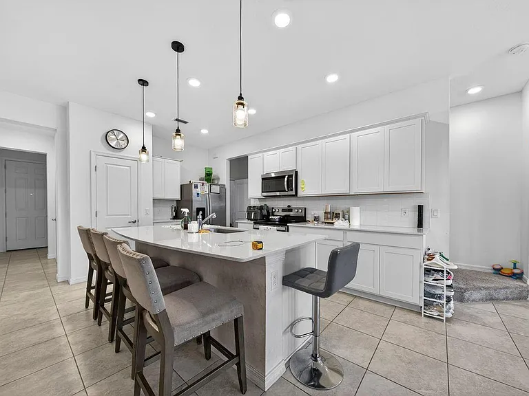 1033 Grove Park Cir #0 — Photo 1