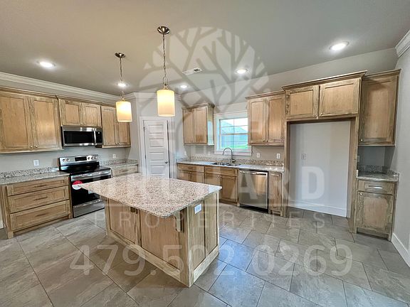 2nd image of 1901 E Hudson Dr