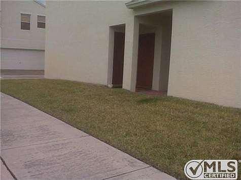 5th image of 2471 SE Ruskin Dr