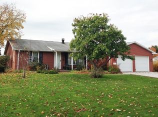 3850 Oakridge Dr, Louisville, OH 44641