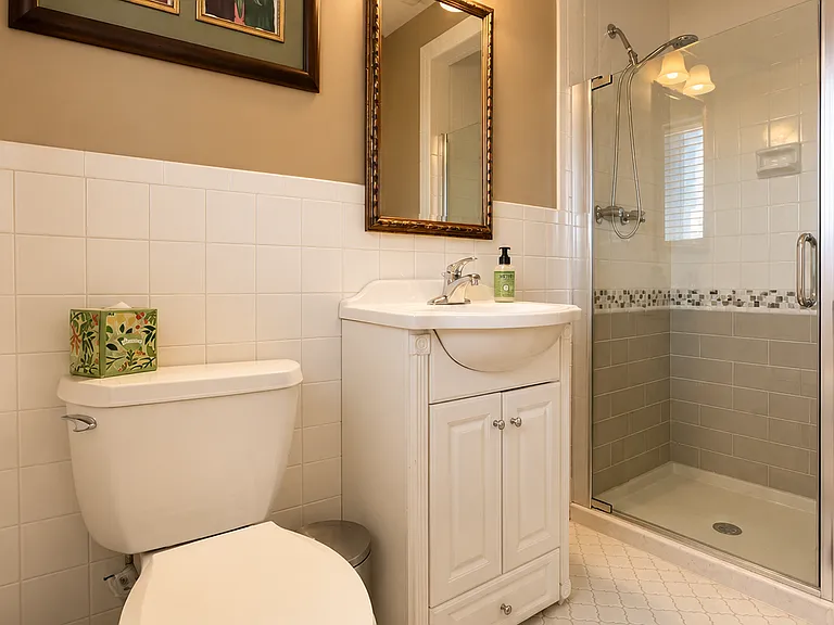 Whitewood Dr — Photo 20