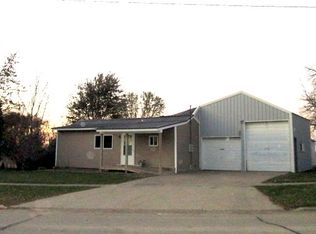 525 E Iowa St, Monona, IA 52159