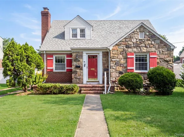637 Stratford Road, North Baldwin, NY 11510