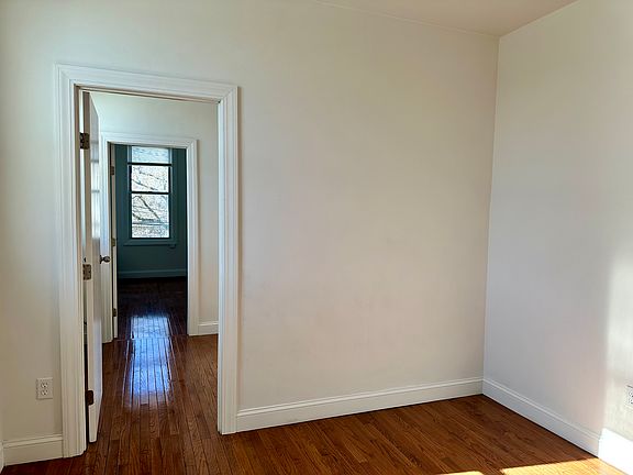 5th image of 1816 Stanhope St Floor 2
