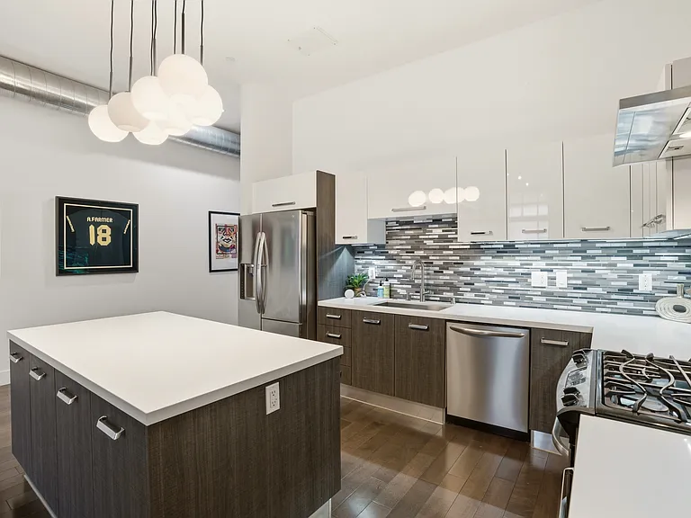 433 Pine Ave #306 — Photo 4
