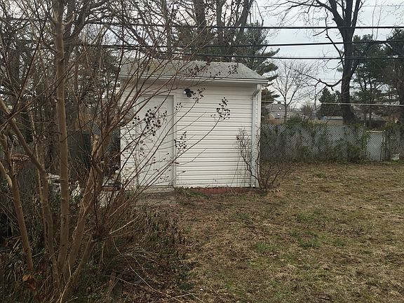 5th image of 41 Hope Ln