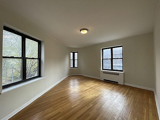 1st image of 10 Downing St APT 3W