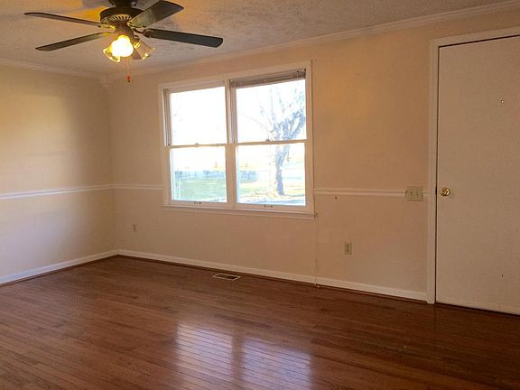 3rd image of 65 Windy Ln