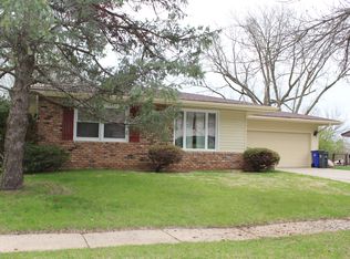 236 Windsor Dr NE, Cedar Rapids, IA 52402