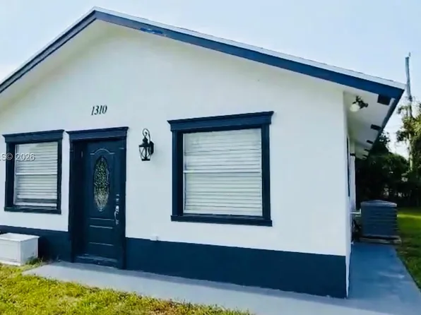 1310 W 24th St, Riviera Beach, FL 33404
