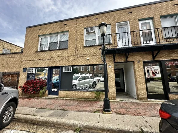 141 N 6th Ave #18, West Bend, WI 53095