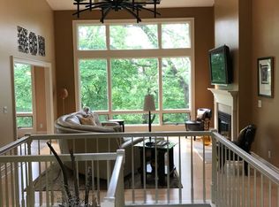 10536 Watters Forest Dr, Dubuque, IA 52003