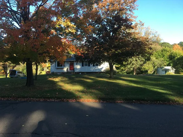 26 Wayne Ln, Meriden, CT 06450