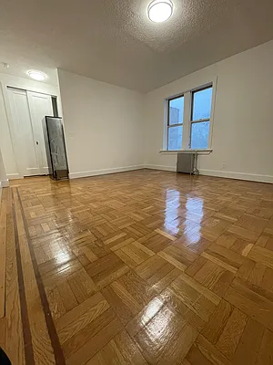 Rented by Arena Real Estate | media 7