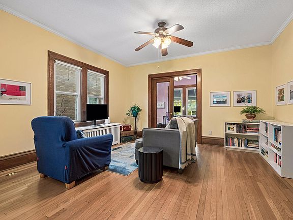 5th image of 992 Dayton Ave APT 2