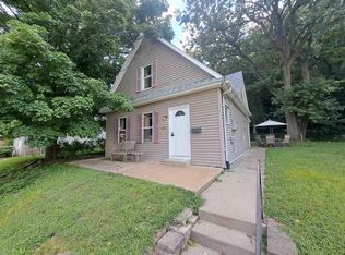 2734 Pinard St, Dubuque, IA 52001