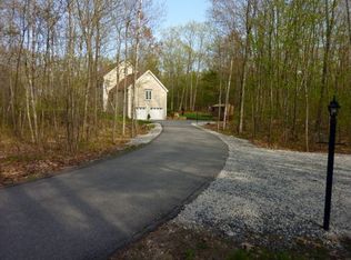 78 Groton Rd, Tyngsboro, MA 01879