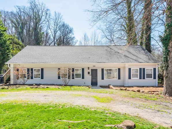 1322 Carolyn Dr, Charlotte, NC 28205