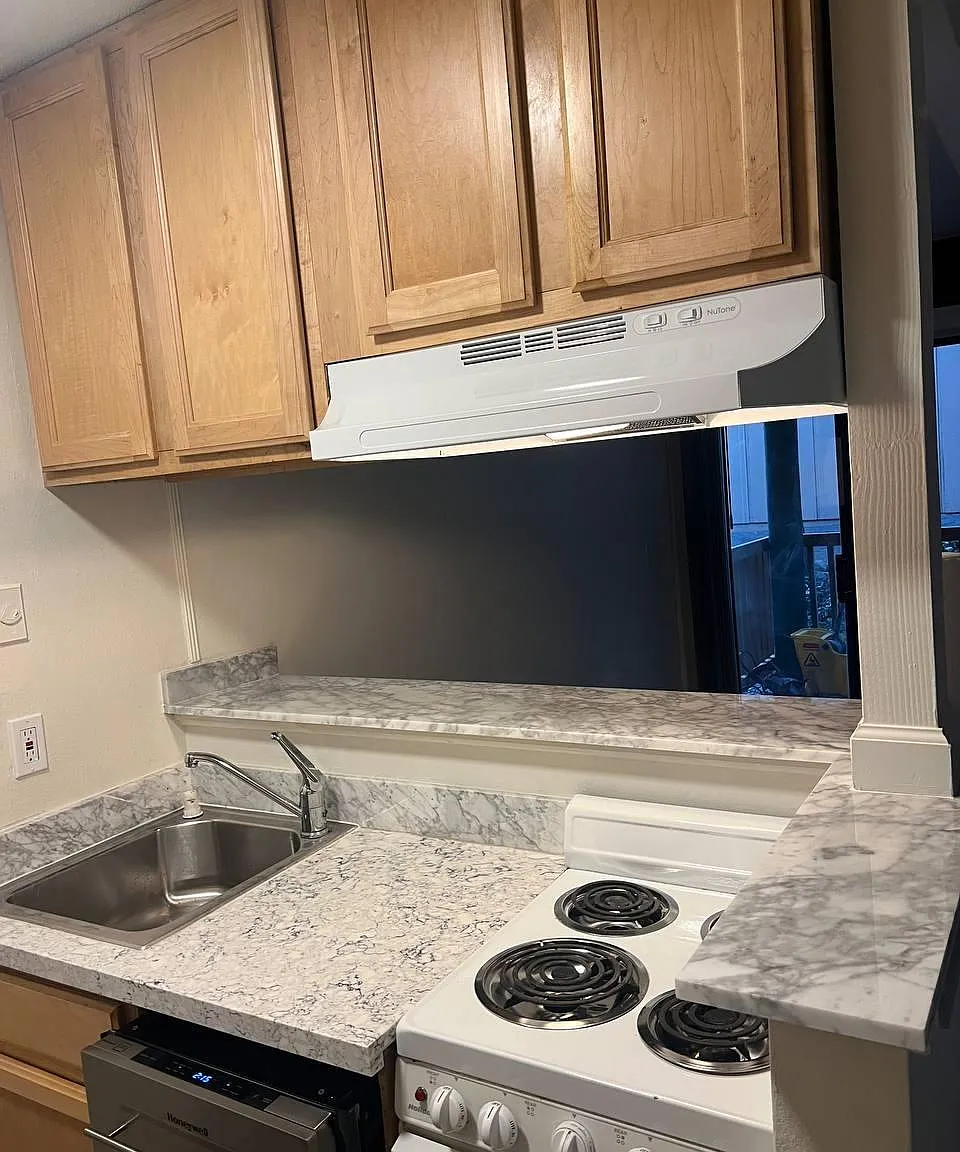 1 bed, 500 sqft, $1,800 — Photo 2