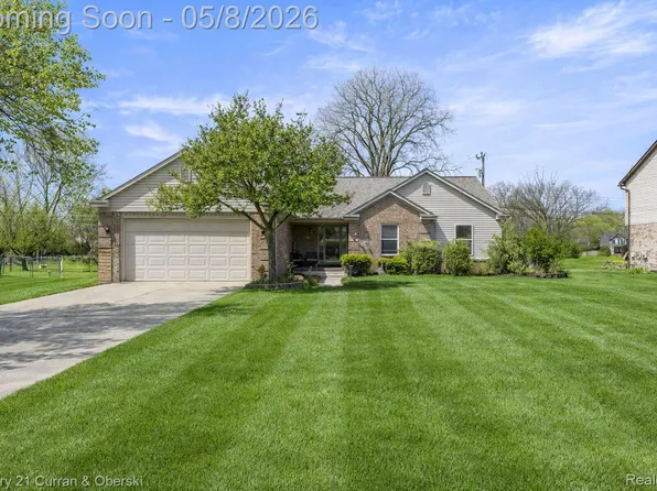 14777 Cavell St, Livonia, MI 48154