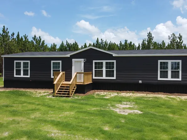 5246 Owens Rd, Blackshear, GA 31516