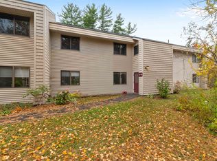 40 Bayberry Ln, South Burlington, VT 05403