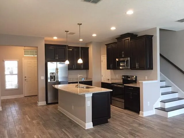 3 bed, 2.5 bath, 1637 sqft, $2,550 — Photo 4