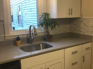 85 W Main St #L, Georgetown, MA 01833