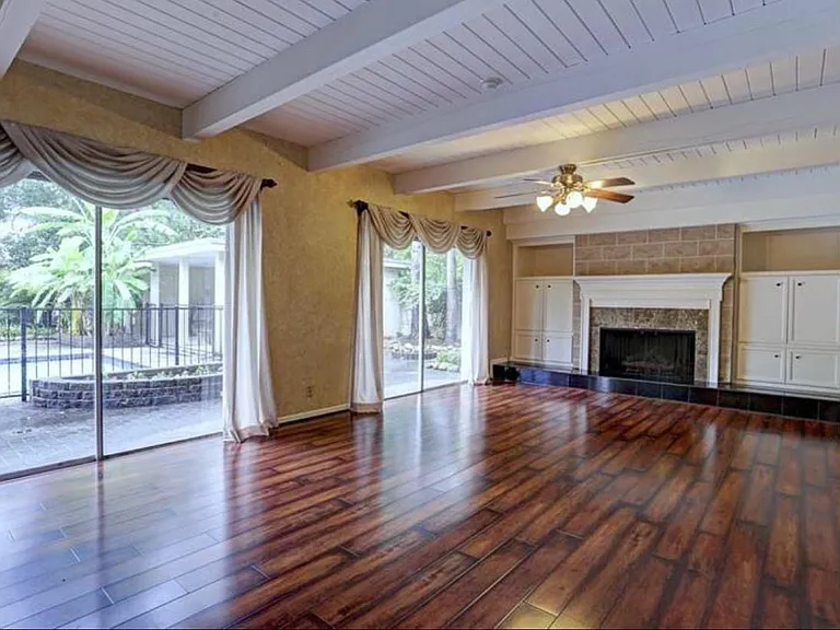 11910 Steppingstone Ln — Photo 4