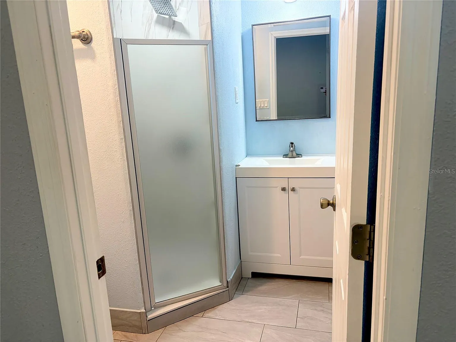 1 bed, 1.0 bath, 300 sqft, $1,100 — Photo 3