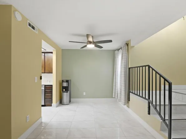 13230 Johannesberg Way Unit 16, Poway, CA 92064
