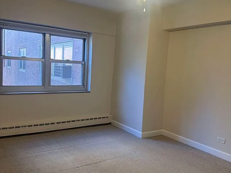4970 N Marine Dr #528 — Photo 9